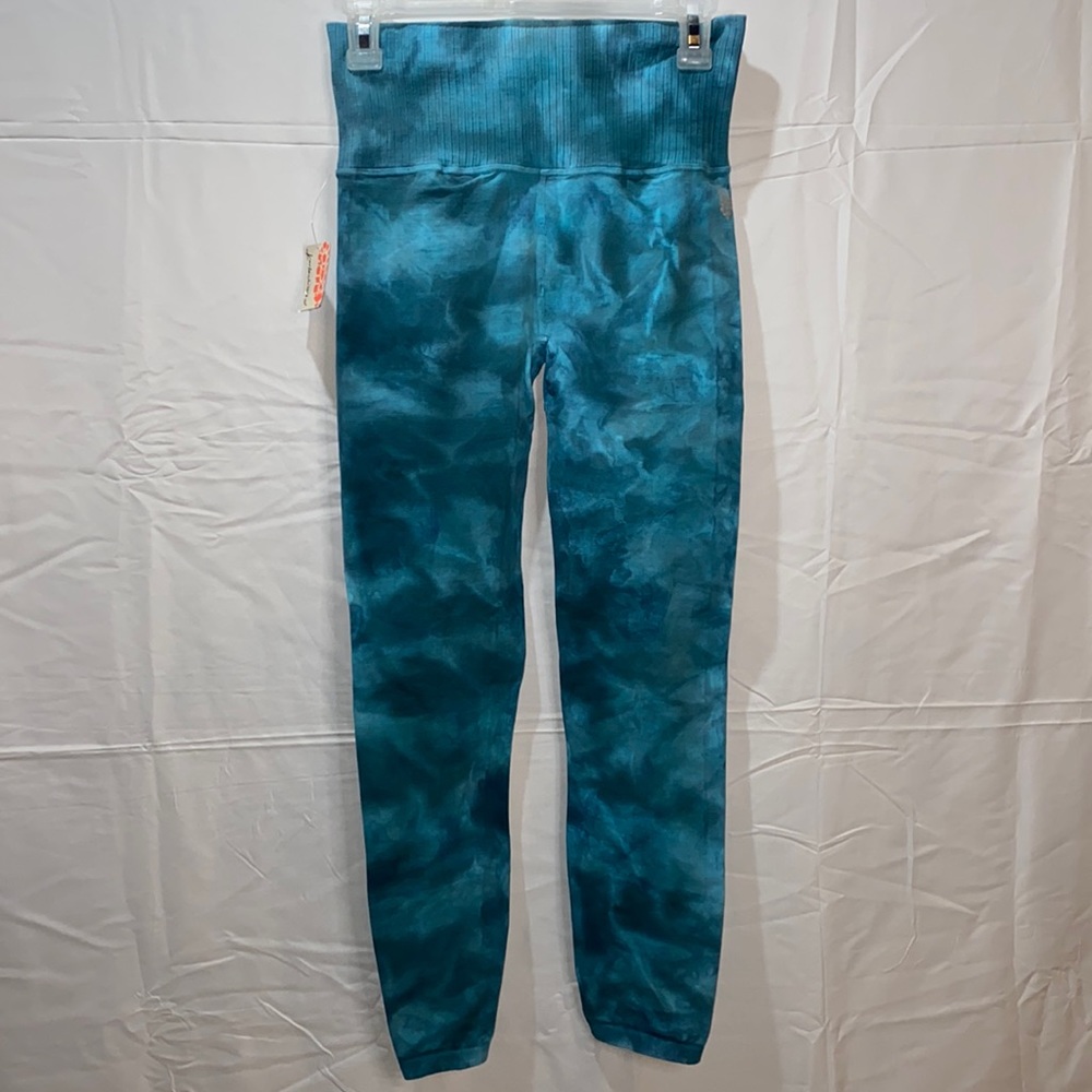 NWT!! Free People Good Karma Tie Dye Leggings Medium Large - Picture 6 of 15